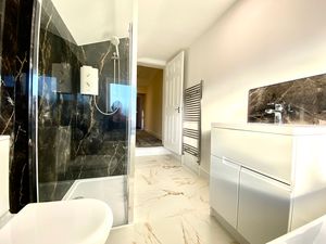 Bathroom/WC- click for photo gallery